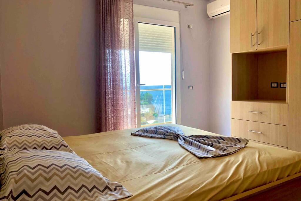 Spectacular Seaview Apartment Vlore Bagian luar foto