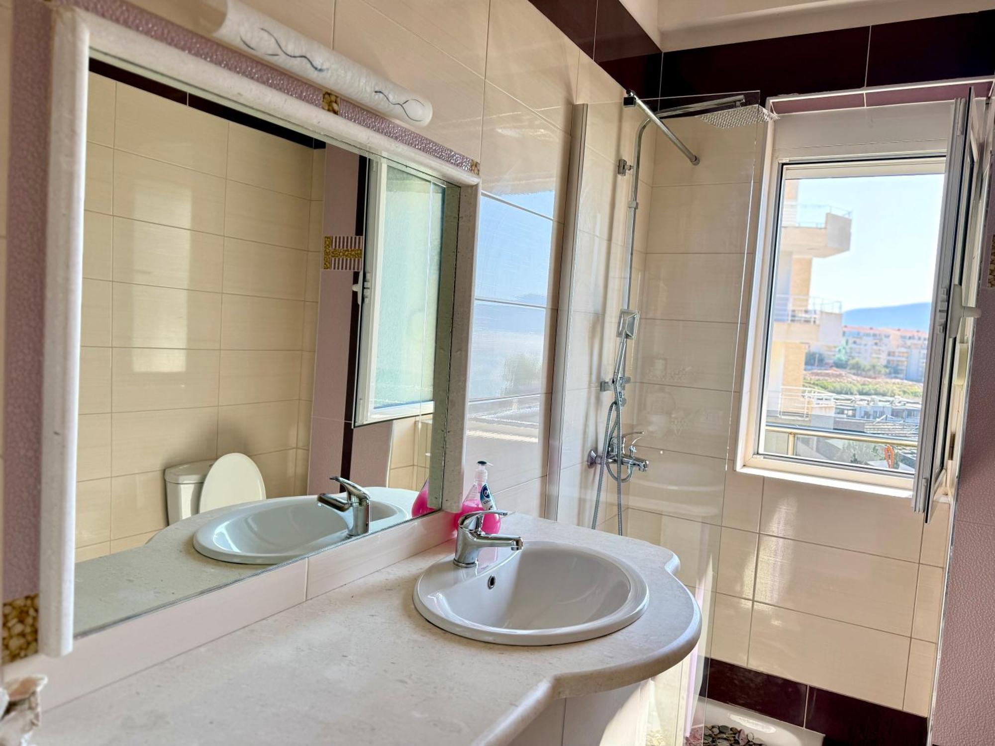 Spectacular Seaview Apartment Vlore Bagian luar foto