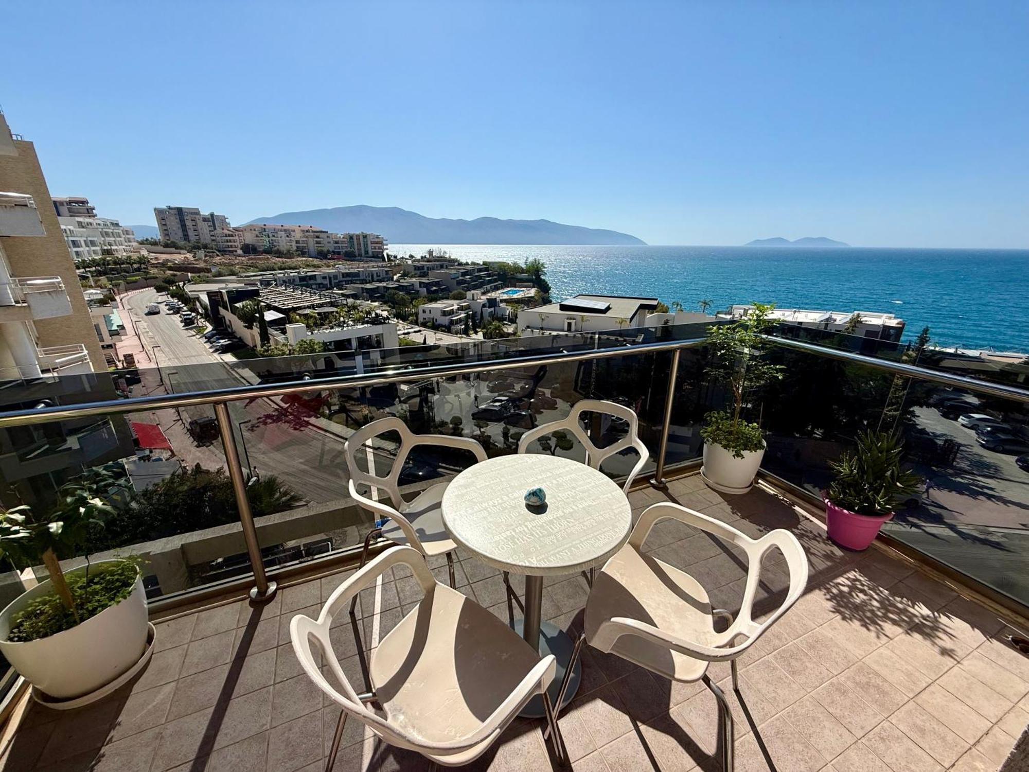 Spectacular Seaview Apartment Vlore Bagian luar foto