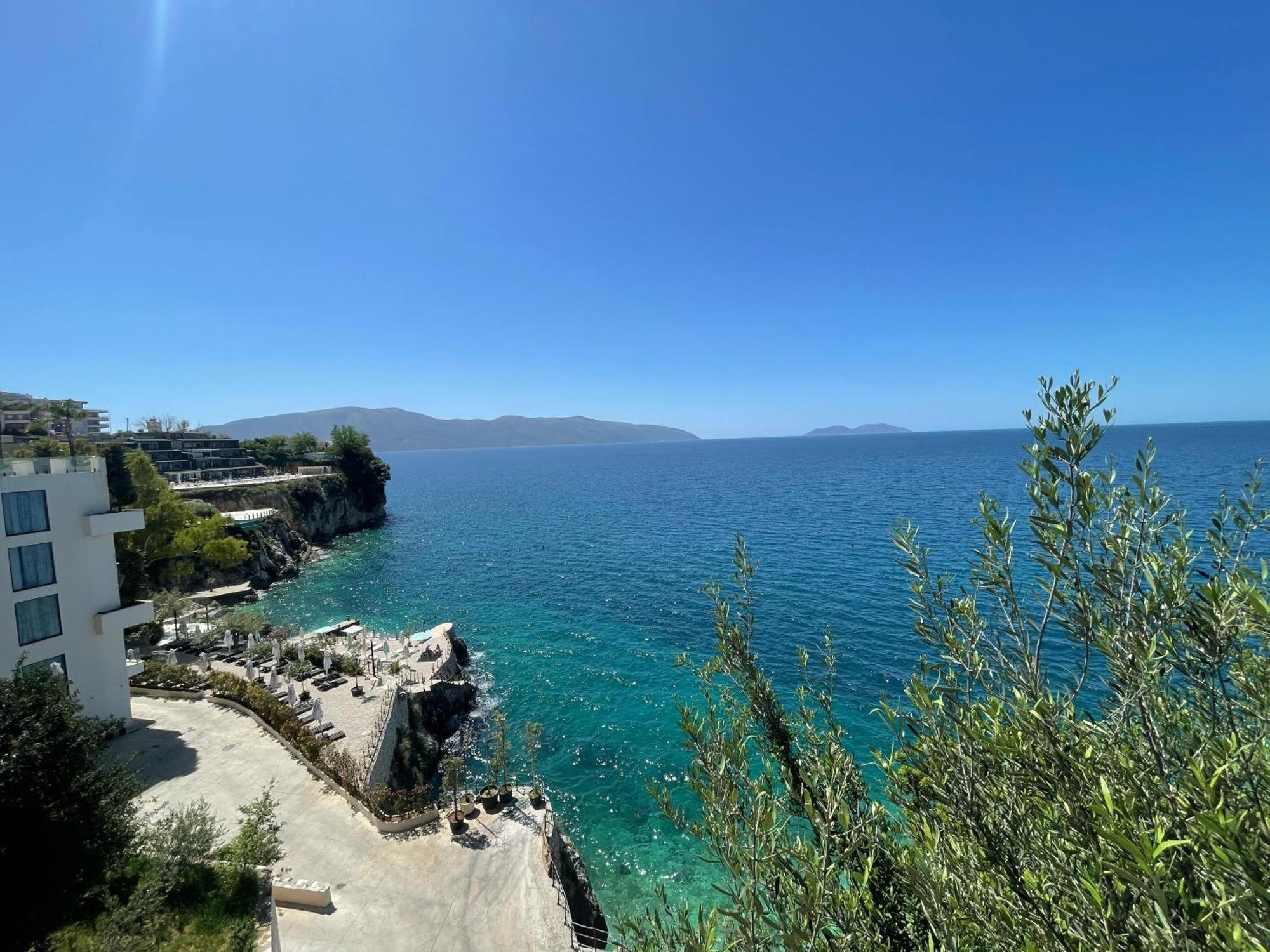 Spectacular Seaview Apartment Vlore Bagian luar foto