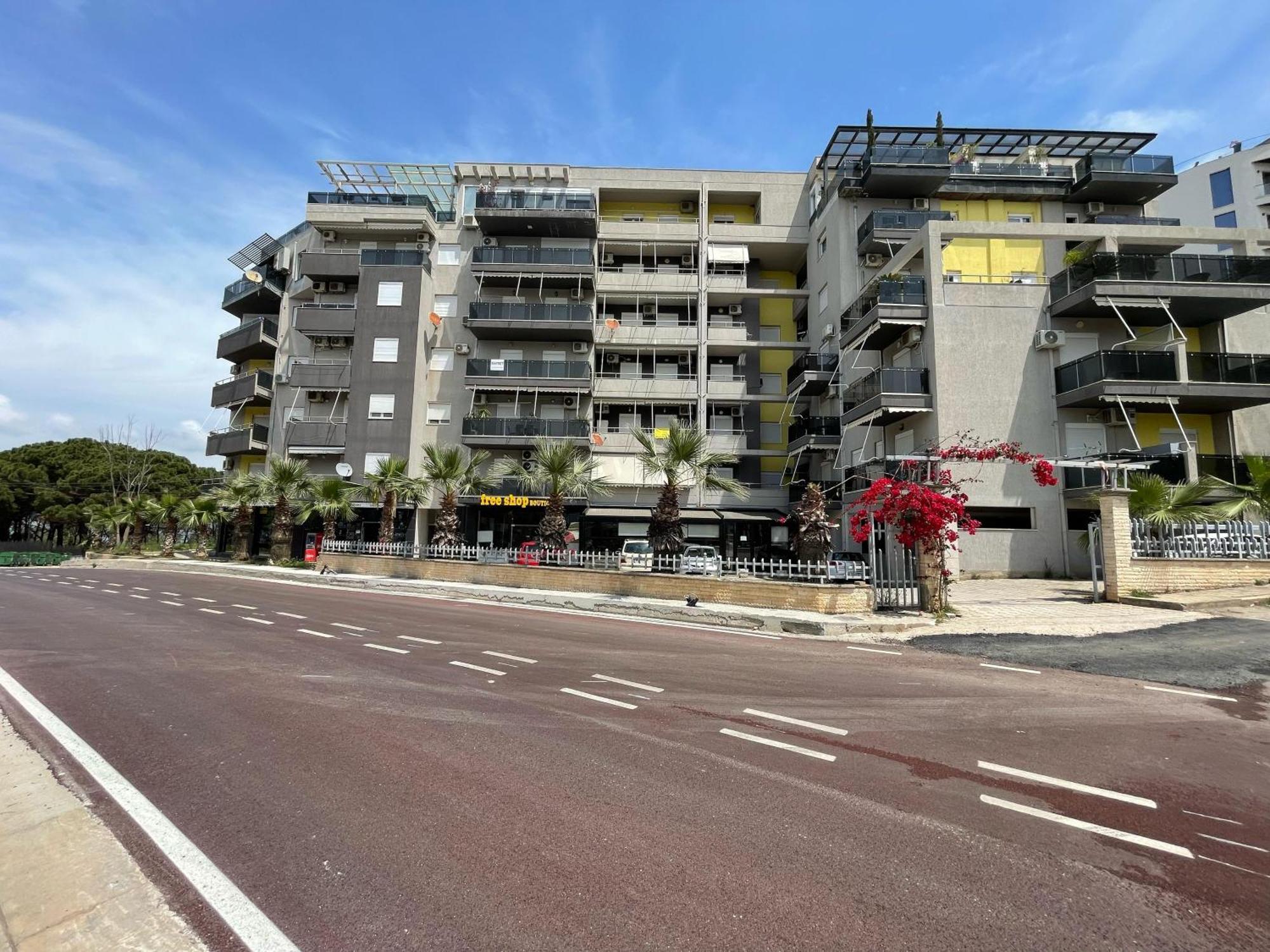 Spectacular Seaview Apartment Vlore Bagian luar foto